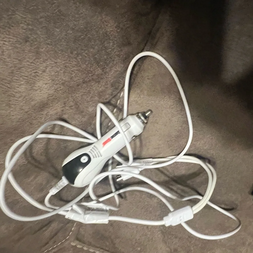 GameStop White and Black Car Charger